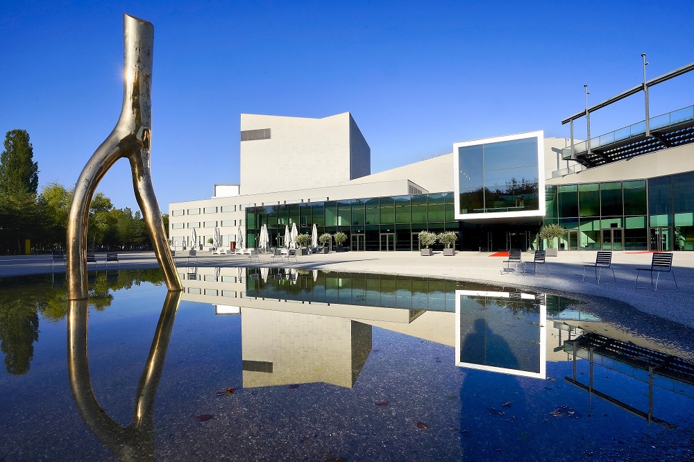 Vorschau auf die STAGE Bregenz 2024: Neue Messe für zeitgenössische Kunst und Design im Bodenseeraum